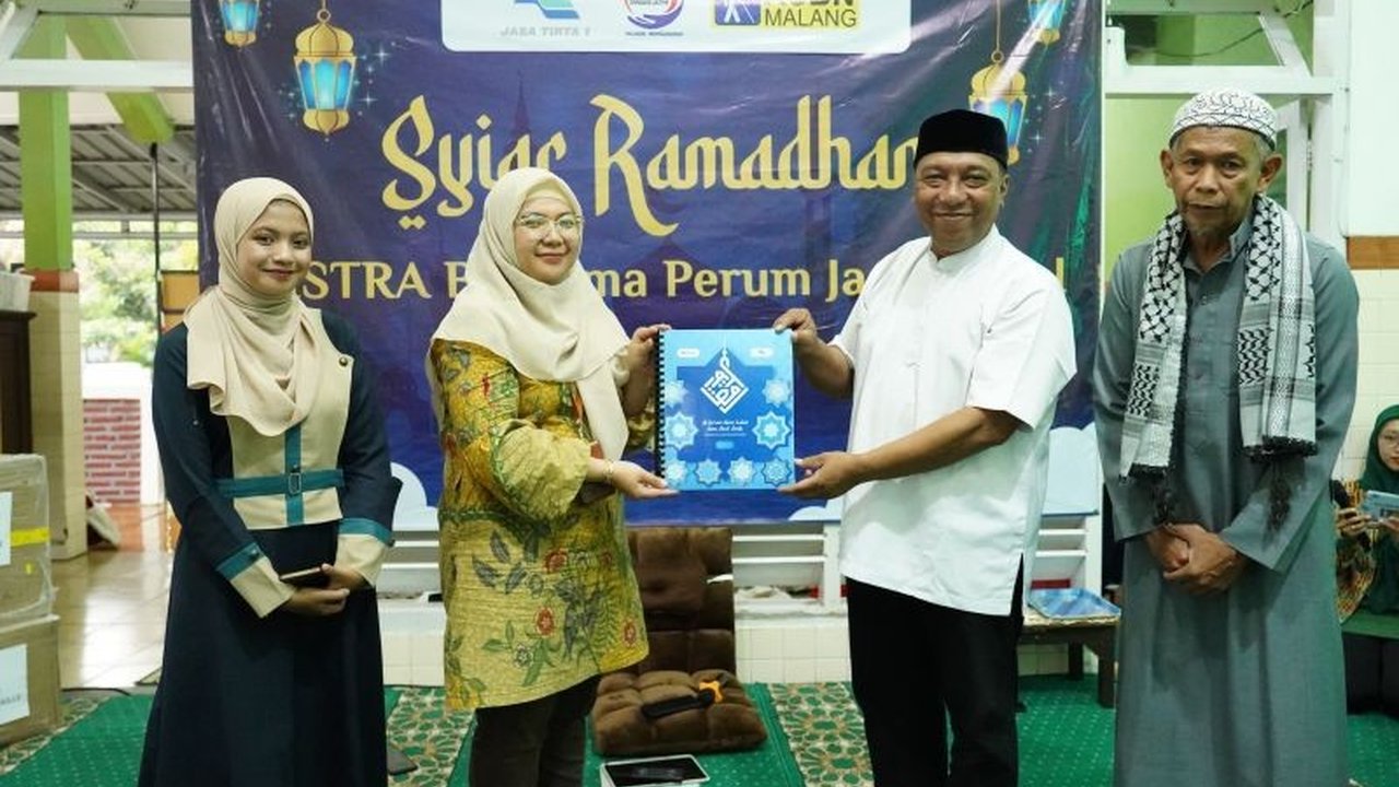 Perum Jasa Tirta I (PJT I) menunjukkan kepedulian sosial dengan mewakafkan Al-Quran Braille dan air minum kepada penyandang disabilitas netra di RSBN Malang, guna meningkatkan kualitas hidup dan keagamaan mereka.