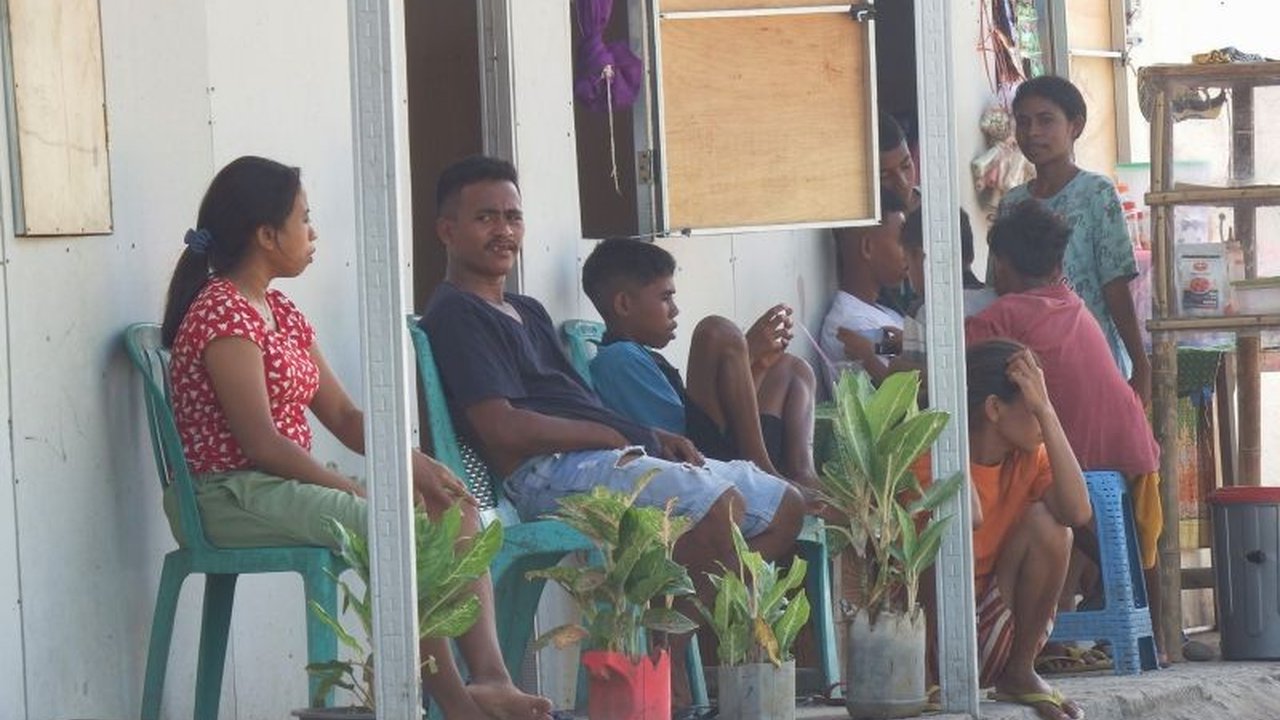 Erupsi Gunung Lewotobi di Flores Timur masih menyisakan 1.841 jiwa mengungsi, meskipun jumlah pengungsi telah berkurang dari puncaknya pada November lalu, menurut data BNPB.