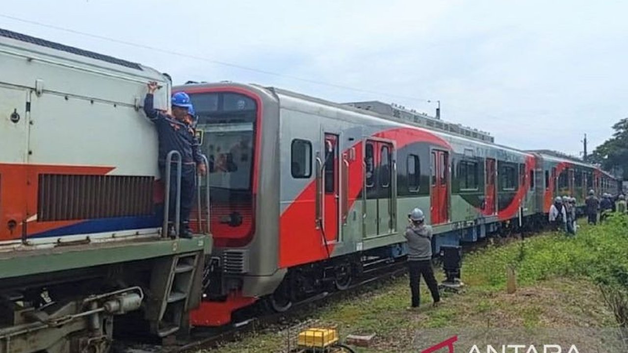 PT INKA melakukan uji coba KRL Jabodetabek pesanan KAI Commuter di lintas Solo, meliputi uji akselerasi, kecepatan maksimum, dan pengereman, sebelum uji coba di Jabodetabek.