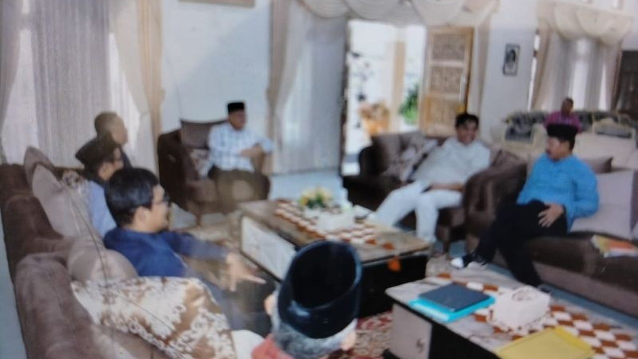 Bupati Agam, Benni Warlis, memberikan dukungan penuh terhadap upaya menjadikan Geopark Sianok-Maninjau sebagai UNESCO Global Geopark, berharap peningkatan ekonomi dan pariwisata daerah.