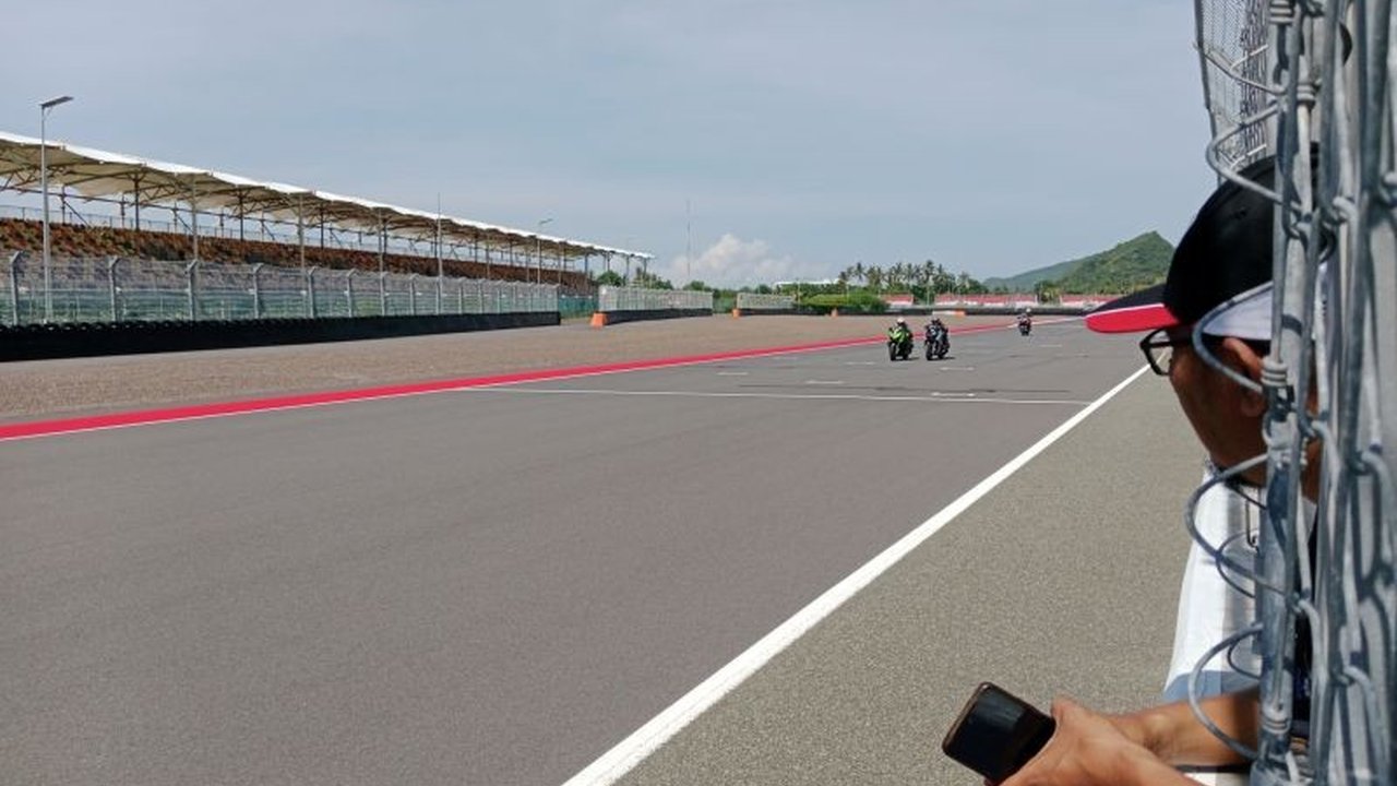 Ajang lari di Sirkuit Mandalika pada September 2025 diproyeksikan akan menjadi event olahraga besar di NTB, menarik ribuan pelari dan wisatawan serta meningkatkan kunjungan ke KEK Mandalika.