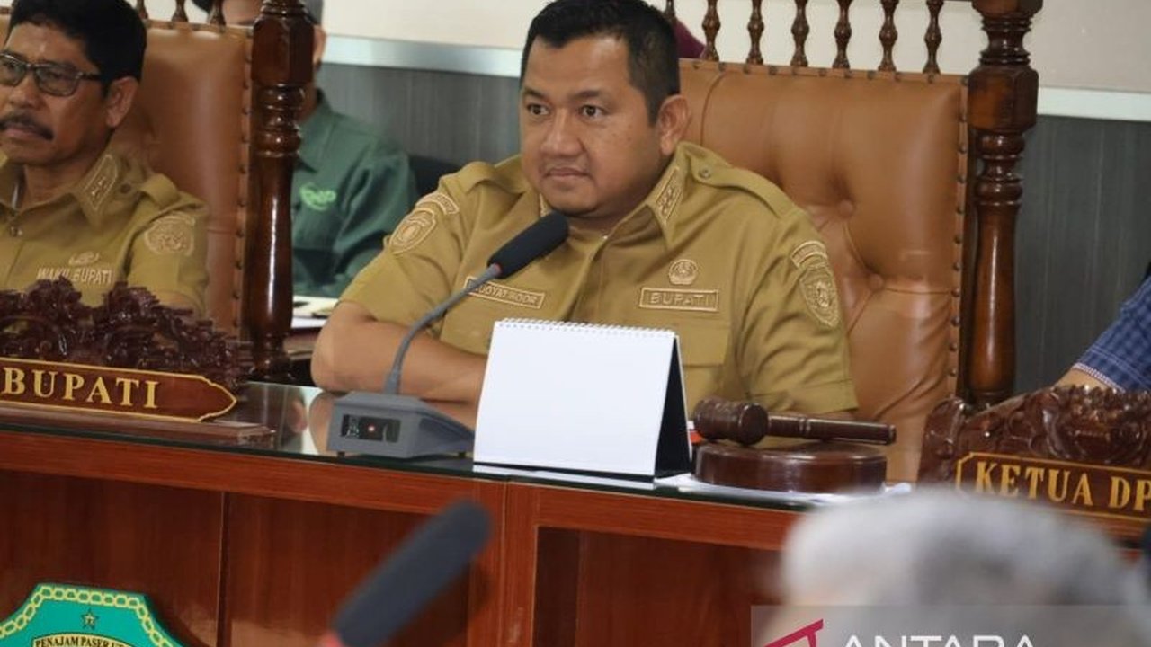 Pemerintah Kabupaten Penajam Paser Utara meluncurkan program dana bergulir tanpa agunan untuk UMKM, guna menghadapi persaingan ekonomi di era Ibu Kota Nusantara.