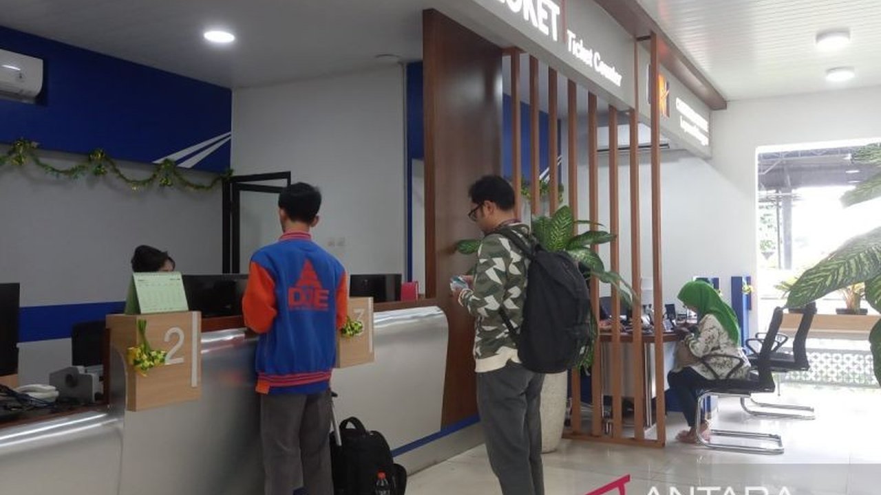 PT KAI Daop 6 Yogyakarta menambah empat kereta api untuk rute Solo selama periode mudik Lebaran 2025 guna mengantisipasi lonjakan pemudik.