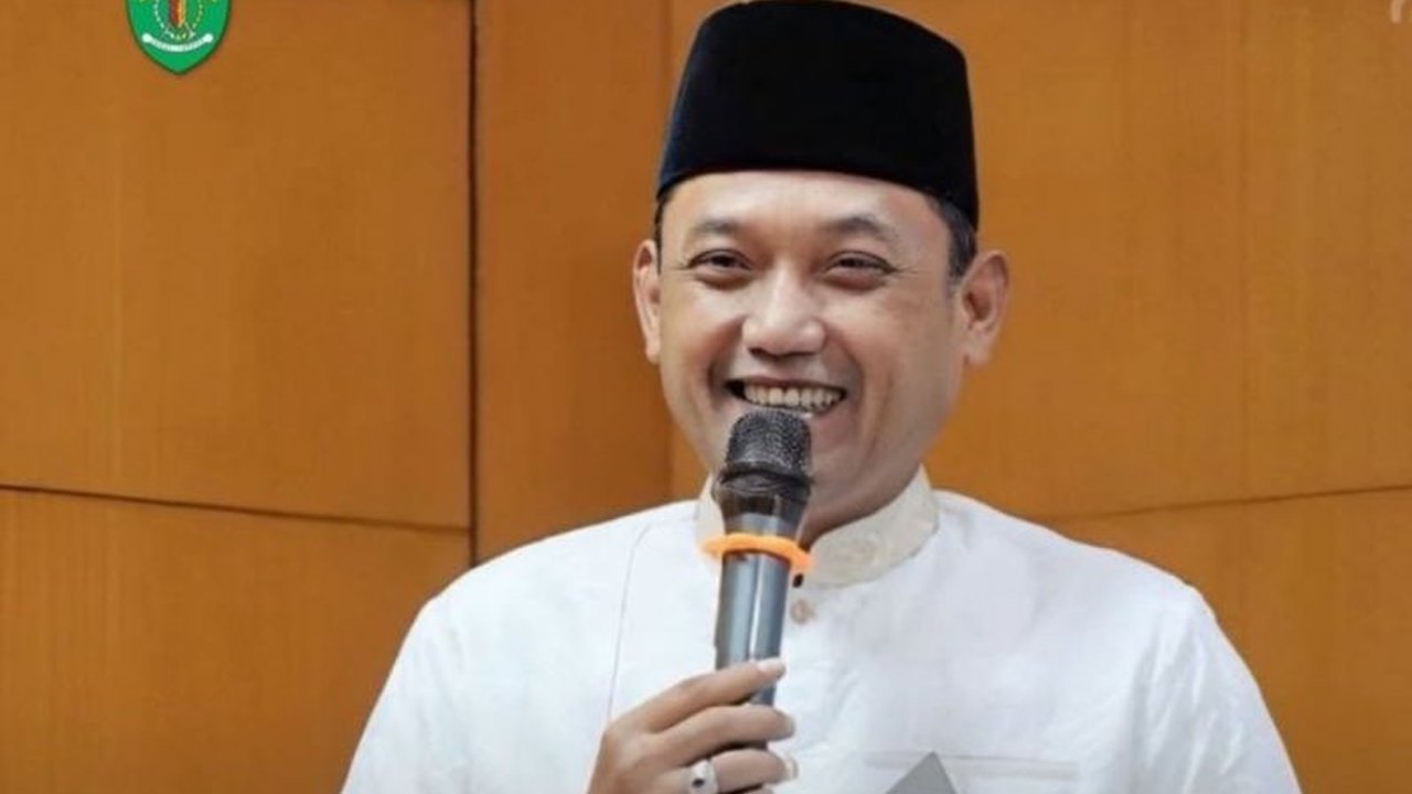 Pemerintah Provinsi Kalimantan Timur (Kaltim) berkomitmen penuh untuk menerapkan pendidikan gratis bagi seluruh siswa SMA/SMK pada April 2025 mendatang melalui program 'Gratis Pol', guna meningkatkan kualitas sumber daya manusia.