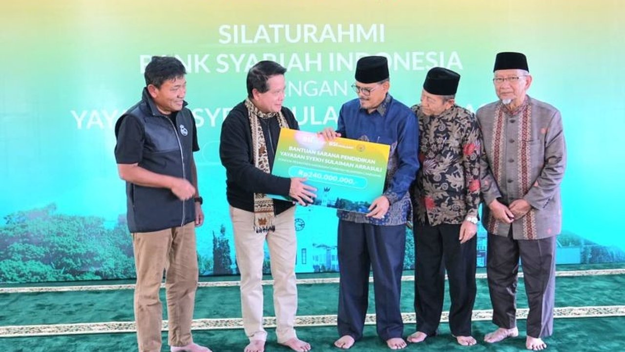 Bank Syariah Indonesia (BSI) mendistribusikan bantuan CSR senilai Rp600 juta untuk pengembangan infrastruktur pesantren dan santunan yatim di Bukittinggi dan Agam, Sumatra Barat, sebagai bagian dari komitmen ESG dan penyaluran zakat perusahaan.