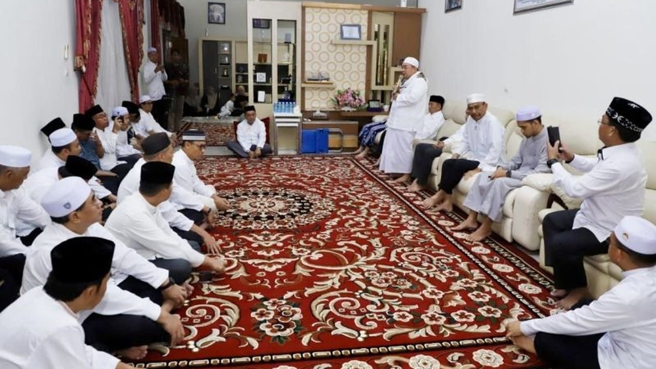 Gubernur Kalimantan Selatan, Muhidin, menerima masukan berharga dari tokoh-tokoh agama seperti MUI, Muhammadiyah, dan NU untuk menyempurnakan visi dan misi pembangunan daerah.