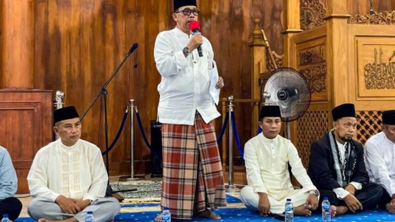 Pemerintah Kabupaten Natuna mengajak masyarakat meningkatkan keimanan dan ketakwaan melalui peringatan Nuzulul Quran 1446 H/2025, sekaligus membahas kondisi keuangan daerah.
