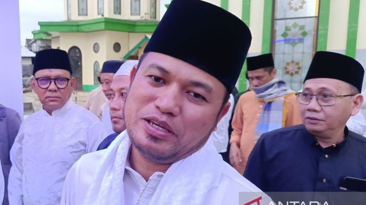 Gubernur Kaltim, Rudy Mas'ud, berkomitmen memberantas tambang ilegal dan mereklamasi 1.743 lubang tambang yang menjadi ancaman serius bagi masyarakat dan lingkungan.
