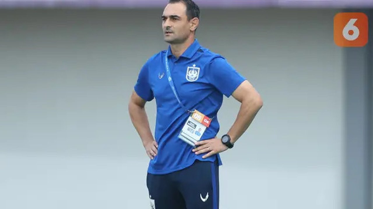 Pelatih PSIS Semarang, Gilbert Agius saat melawan Dewa United pada laga pekan ke-8 BRI Liga 1 2023/2024 di Stadion Indomilk Arena, Tangerang, Senin (14/8/2023). PSIS Semarang menang telak