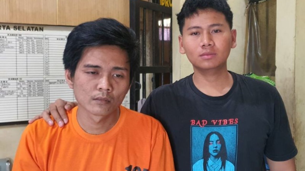 Seorang pria berinisial ADD (28) ditangkap polisi karena diduga melakukan pelecehan seksual terhadap anak tirinya, RD (14), sebanyak tujuh kali di Pasar Minggu, Jakarta Selatan.