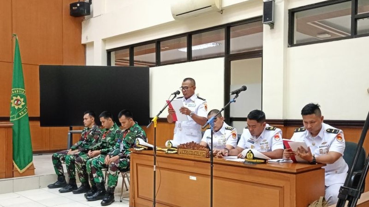 Tiga oknum TNI AL terdakwa penembakan bos rental mobil di rest area KM 45 Tol Tangerang-Merak meminta vonis bebas, dengan alasan tidak bersalah dan membela diri.
