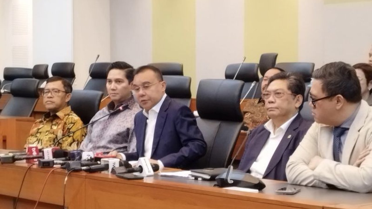 Wakil Ketua DPR RI, Sufmi Dasco Ahmad, menjelaskan tiga perubahan penting dalam RUU TNI yang meliputi kedudukan TNI, usia pensiun, dan jabatan sipil bagi prajurit aktif.