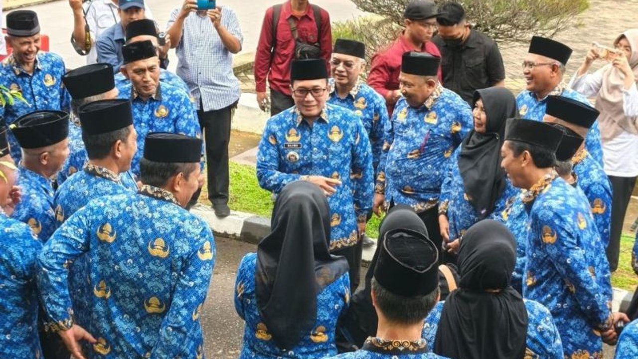 Pemkab Kubu Raya mendukung penuh program 3 juta rumah subsidi pemerintah pusat, namun menekankan pentingnya pembangunan berkelanjutan dan pelestarian lingkungan di Kalimantan Barat.