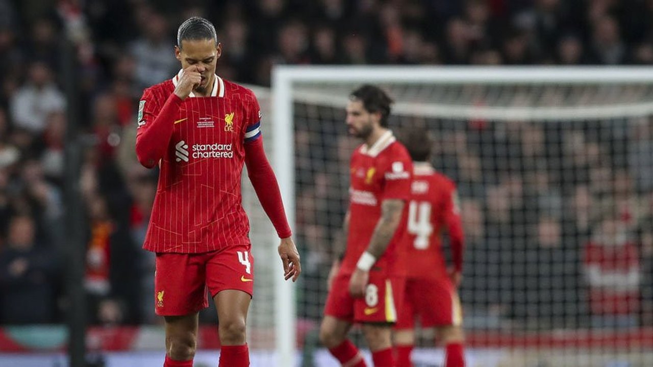 Layak Kalah, Liverpool Tunjukkan Penampilan Final Terburuk di Carabao Cup