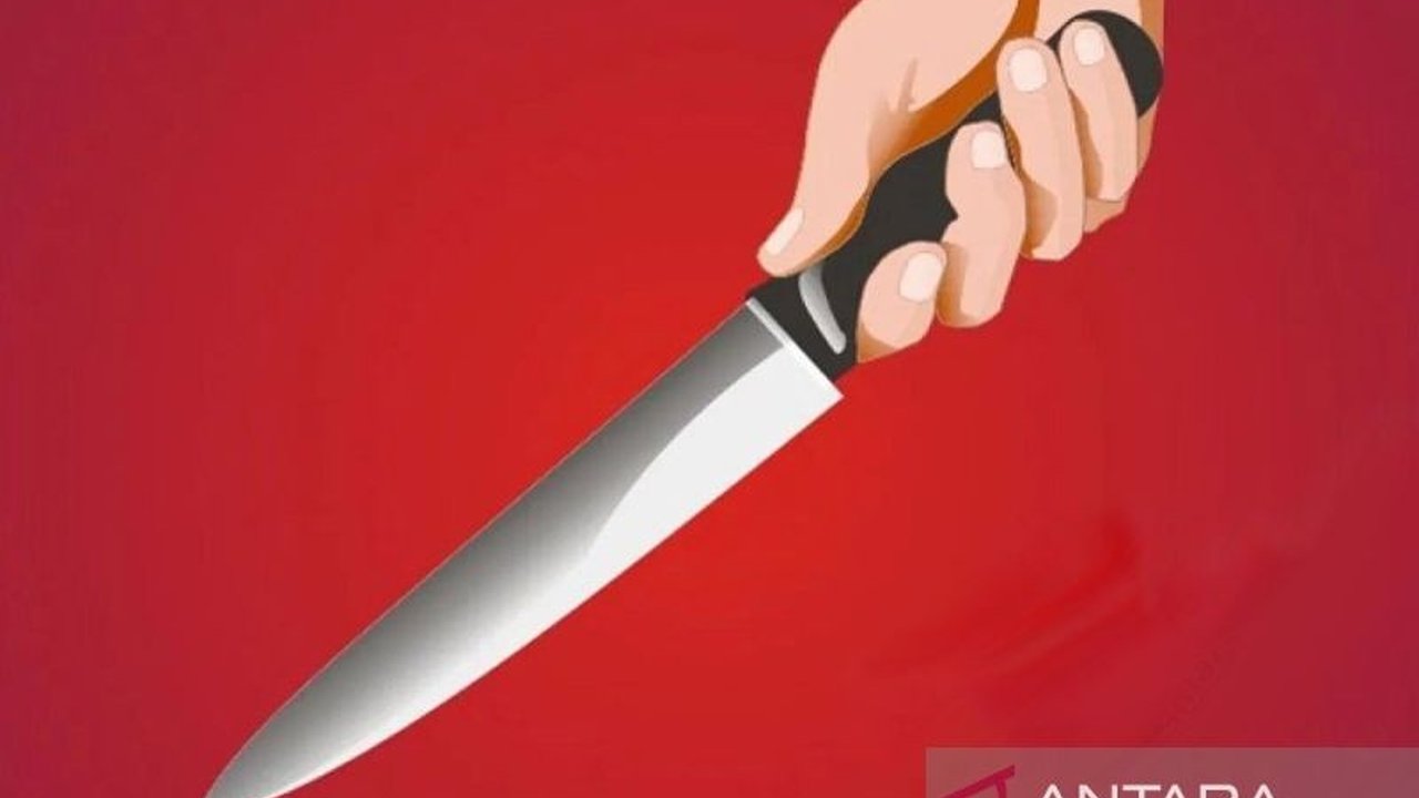 Seorang pria dibacok di Koja, Jakarta Utara karena berusaha mengambil paksa motor pelaku; pelaku telah ditangkap.