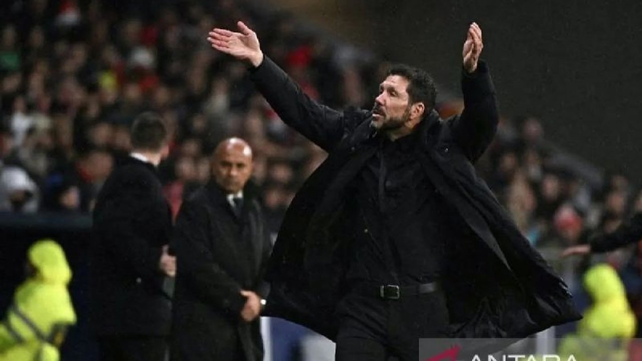 Pelatih Atletico Madrid, Diego Simeone, tetap optimistis timnya bisa juara Liga Spanyol meskipun baru saja kalah dari Barcelona, dan yakin bisa memenangkan 10 pertandingan tersisa.