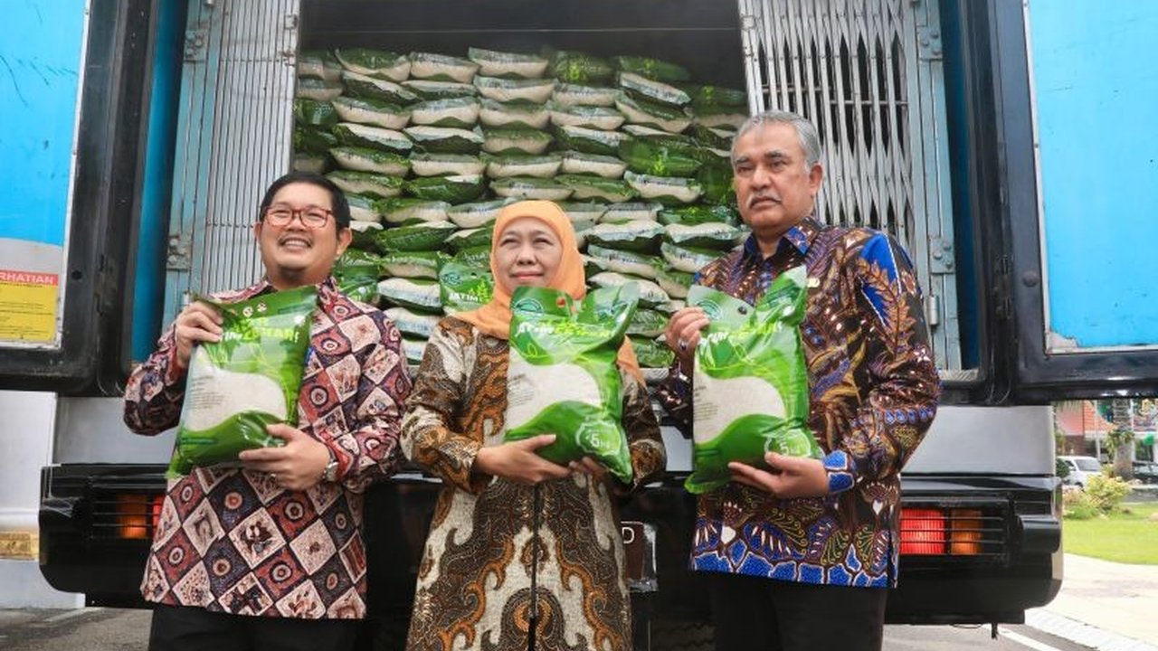Gubernur Khofifah luncurkan Lumbung Pangan EPIK Mobile untuk stabilisasi harga sembako di Jawa Timur, bekerja sama dengan Bank Indonesia dan BUMD.