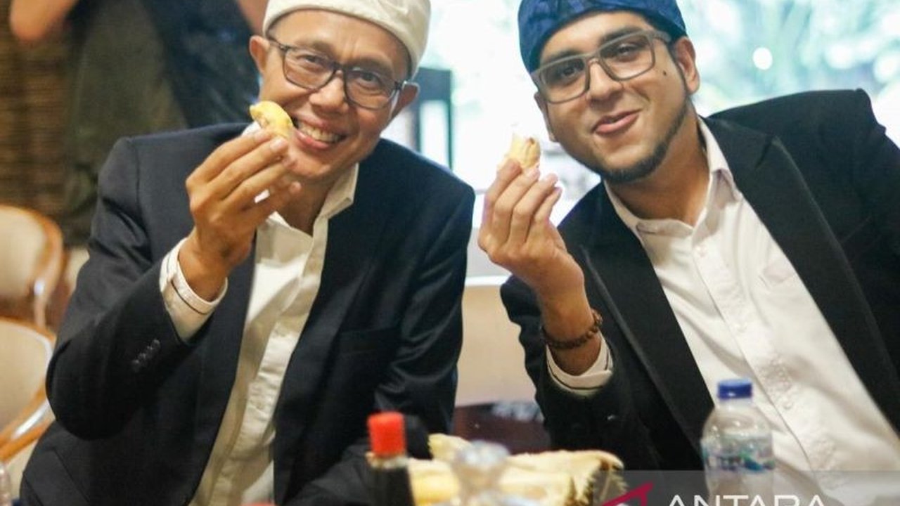 Pemerintah Kota Sukabumi meluncurkan program dana bergulir tanpa bunga dan jaminan untuk membantu pedagang kecil meningkatkan usaha dan pendapatan, mencegah praktik rentenir.