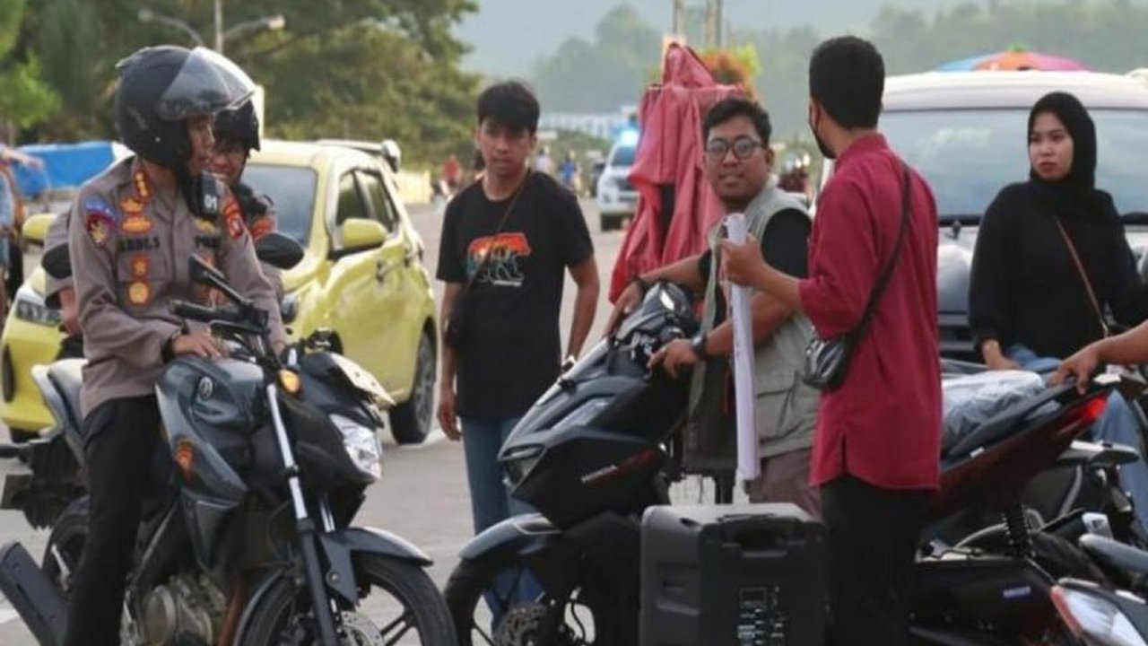 Layanan hotline 110 Polresta Mamuju di Sulawesi Barat menunjukan tingkat keberhasilan 68,6 persen dalam lima hari sosialisasi, dengan total 86 panggilan dan respon cepat terhadap berbagai situasi.