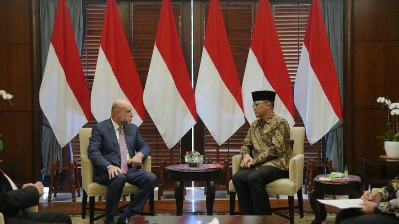 Kemlu RI tegas menolak segala upaya perubahan demografi Palestina dan berkomitmen mendukung solusi dua negara untuk konflik Palestina-Israel, serta memberikan bantuan kemanusiaan termasuk pembangunan RSIA di Gaza.