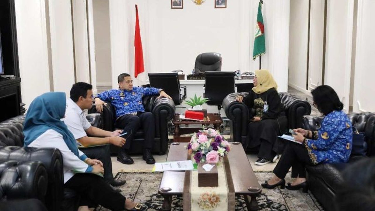 BPJAMSOSTEK dan Pemkot Makassar jalin sinergi untuk melindungi pekerja, capaian kepesertaan Jamsostek di Makassar telah melampaui rata-rata nasional.