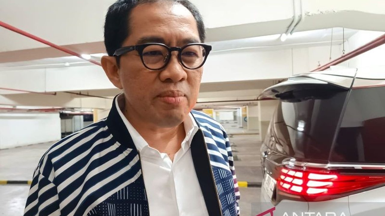 Relokasi pabrik dari China ke ASEAN, khususnya Vietnam, membuka peluang besar bagi Indonesia untuk menarik investasi asing dan mendorong pertumbuhan ekonomi.