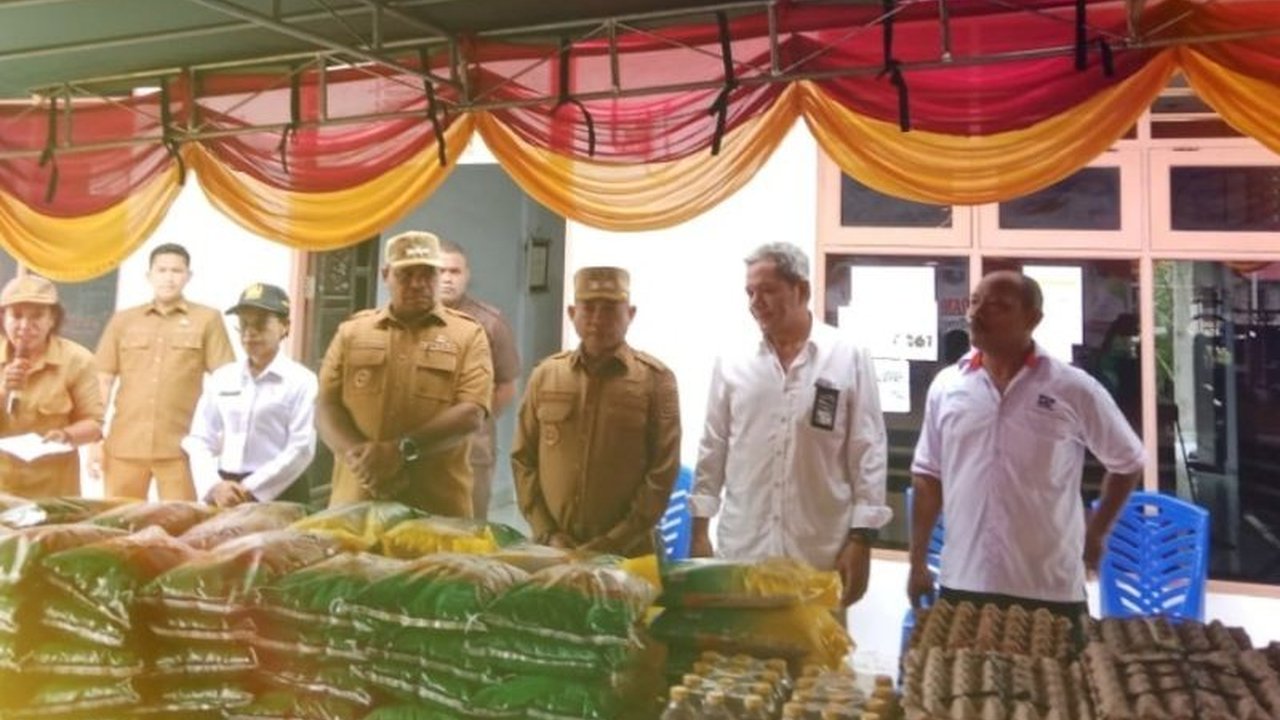 Pemerintah Kabupaten Supiori menggelar pasar pangan murah selama dua hari untuk membantu masyarakat memenuhi kebutuhan pokok menjelang Ramadhan dan Idul Fitri, dengan harga jauh di bawah harga pasar.