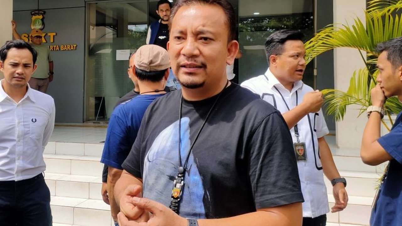 Polres Metro Jakarta Barat mengungkap praktik produksi dan pengemasan minyak goreng ilegal di Meruya, dengan volume kemasan tidak sesuai standar, dan telah memeriksa 10 saksi.