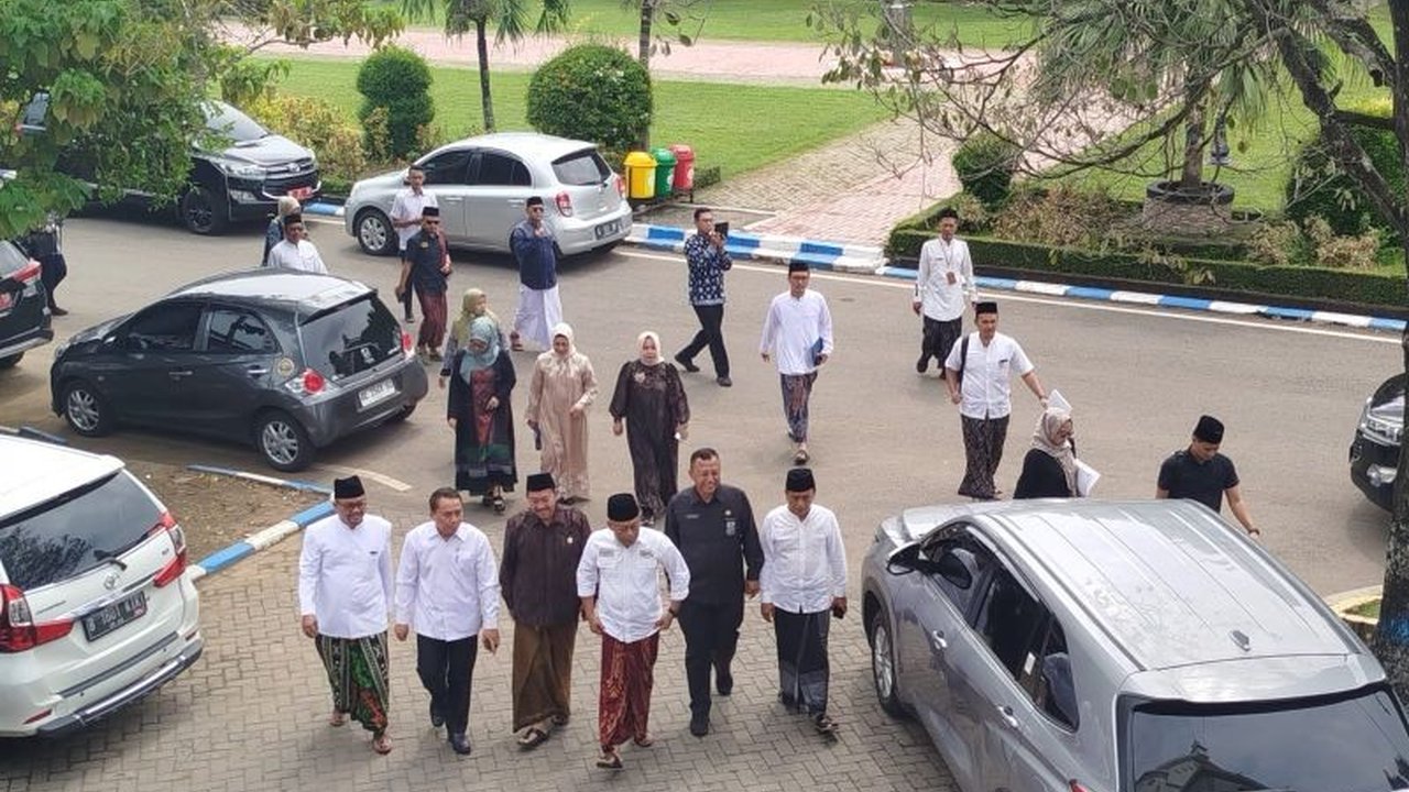 Ponorogo Imbau ASN dan Warga Kenakan Sarung di 15 Hari Terakhir Ramadhan