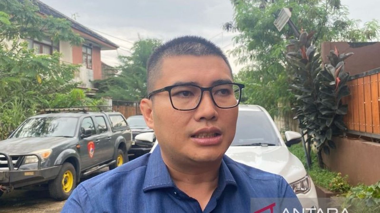 Ketua DPRD Kabupaten Bogor, Sastra Winara, mengusulkan peningkatan pengawasan pasar menjelang Idul Fitri untuk mencegah peredaran barang ilegal dan memastikan ketersediaan bahan pangan berkualitas, menyusul pengungkapan pabrik Minyakita palsu.