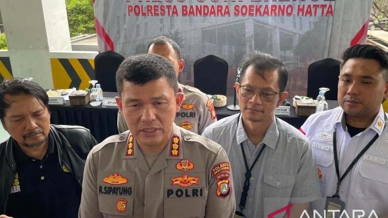 Polresta Bandara Soetta akan menindak tegas ormas yang melakukan pemerasan dengan modus THR kepada pengusaha di wilayah hukumnya, menekankan komitmen menciptakan iklim usaha yang aman dan kondusif.