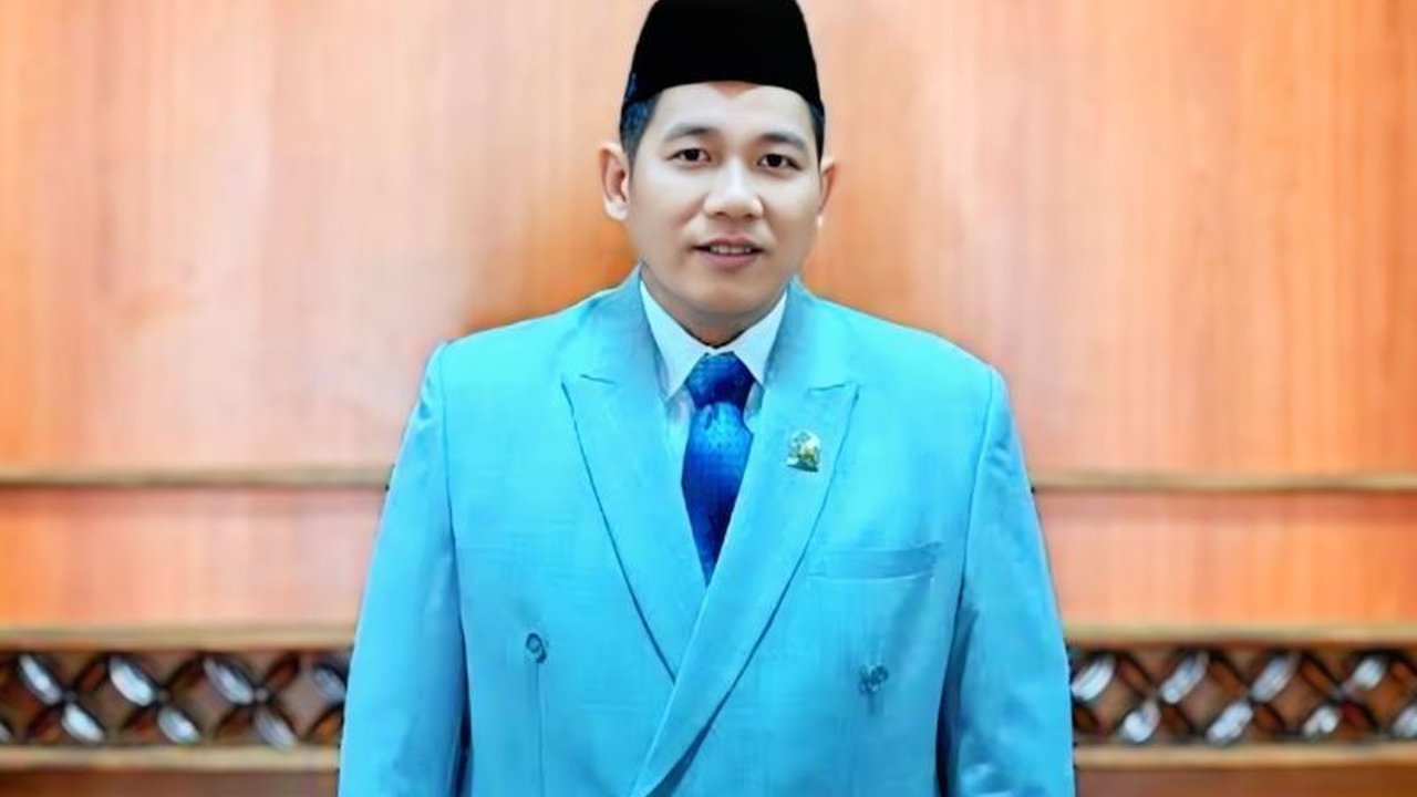 Wakil Ketua DPRD OKU membenarkan OTT tiga anggota dewan oleh KPK terkait kasus fee proyek di Dinas PUPR OKU, dengan total lima tersangka termasuk kepala dinas dan dua pihak swasta.