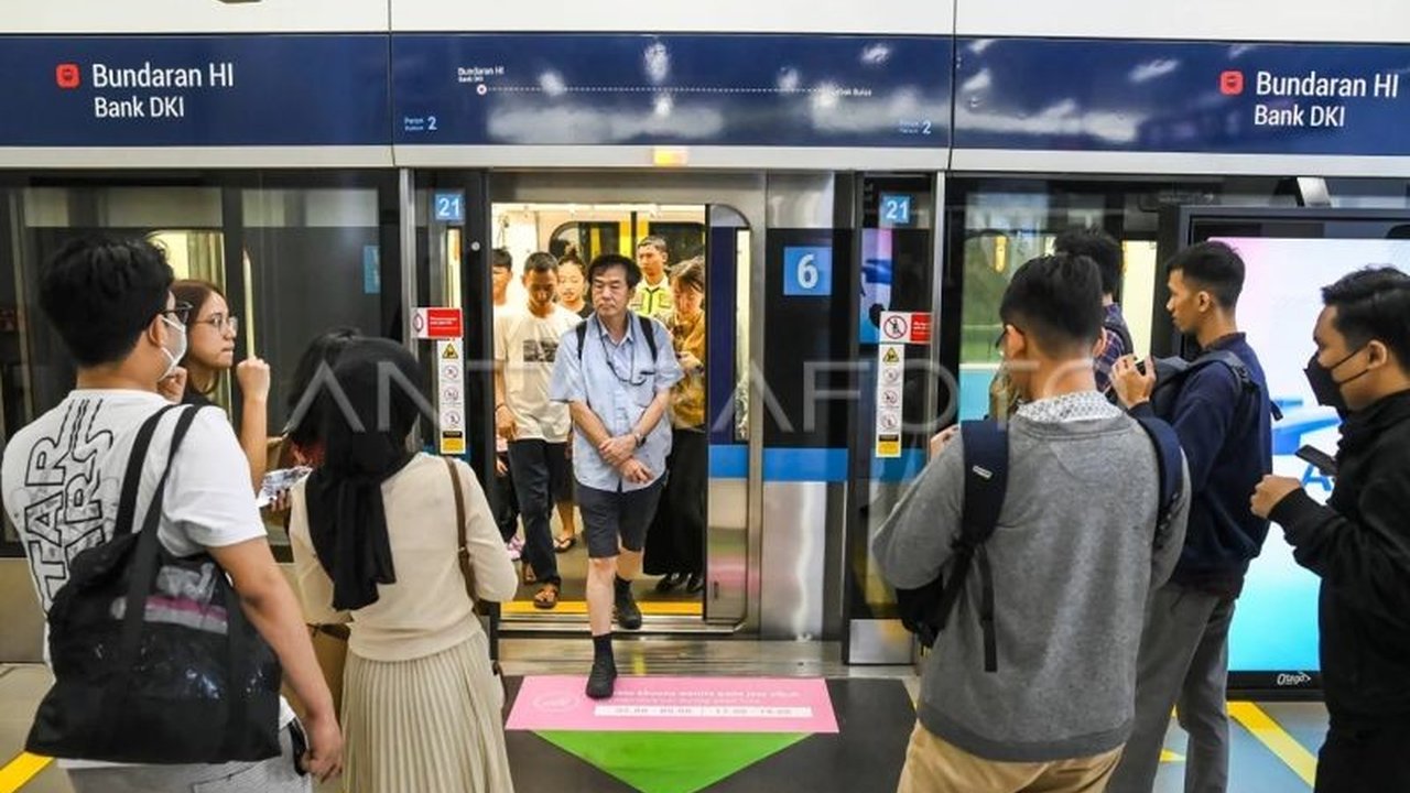 Gubernur DKI Jakarta mendukung rencana perpanjangan jalur MRT hingga Serpong, Banten, sebagai upaya mengurangi kemacetan dan meningkatkan konektivitas transportasi di Jabodetabek.