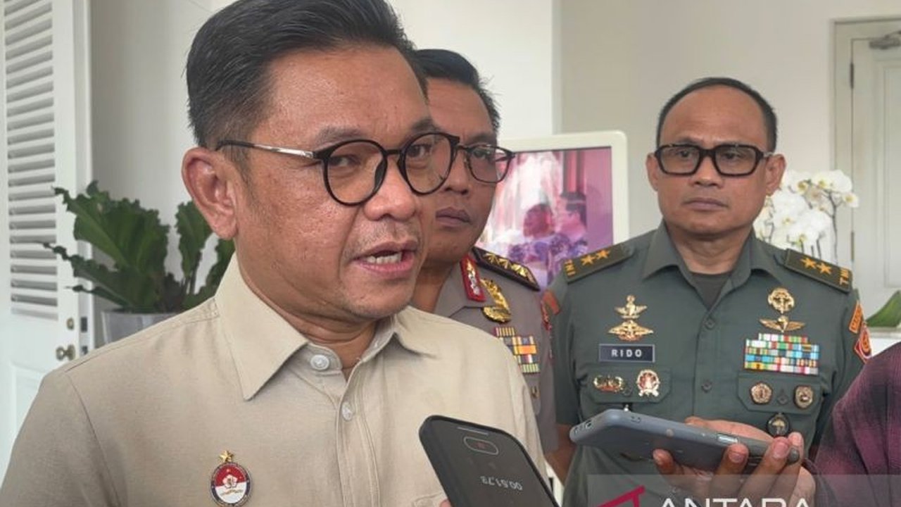 Gubernur Lemhannas, Ace Hasan Syadzily, menjelaskan revisi UU TNI bertujuan mengakomodasi peran militer di instansi sipil seperti BNPB dan BNPT, sembari menegaskan supremasi sipil tetap diutamakan.