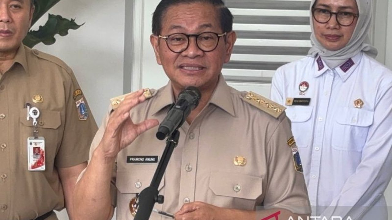Gubernur DKI Jakarta, Pramono Anung Wibowo, resmi menunjuk 15 staf khusus profesional di tujuh bidang, termasuk pakar lingkungan, ahli fiskal, dan ahli tata kota, untuk membantu pemerintahannya.