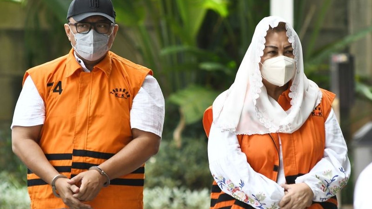 Mantan Wali Kota Semarang, Hevearita Gunaryanti Rahayu, dan tiga tersangka lain dilimpahkan ke JPU KPK terkait dugaan korupsi pengadaan barang/jasa, pemerasan, dan gratifikasi.