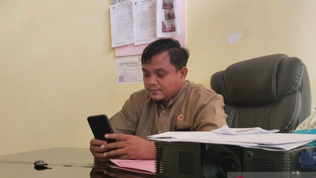 Badan Keuangan Daerah Kabupaten Mukomuko menyerahkan Surat Kuasa Khusus kepada Kejari untuk menagih pajak kepada 10 perusahaan yang belum membayar pajak tahun 2024, termasuk perusahaan sawit yang menggunakan listrik non-PLN.