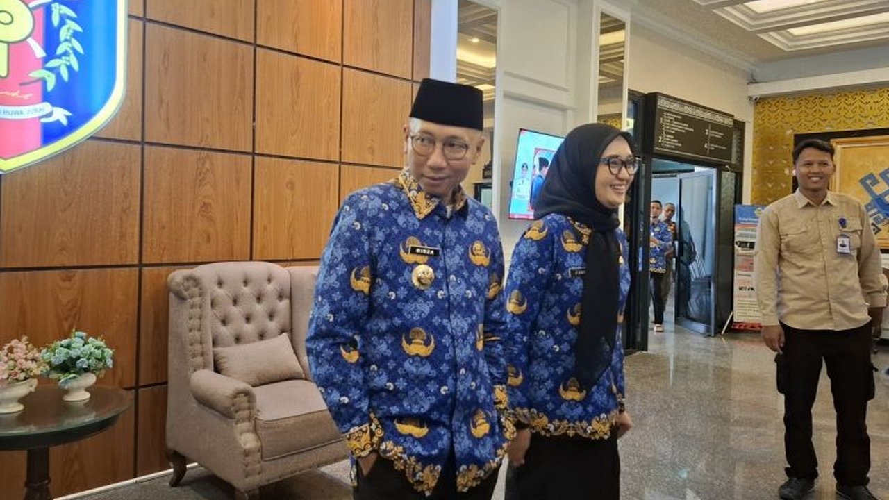 Gubernur Lampung, Rahmat Mirzani Djausal, memastikan 3.128 tenaga non-ASN di lingkungan Pemprov Lampung tetap menerima THR senilai Rp7,1 miliar menjelang Idul Fitri.