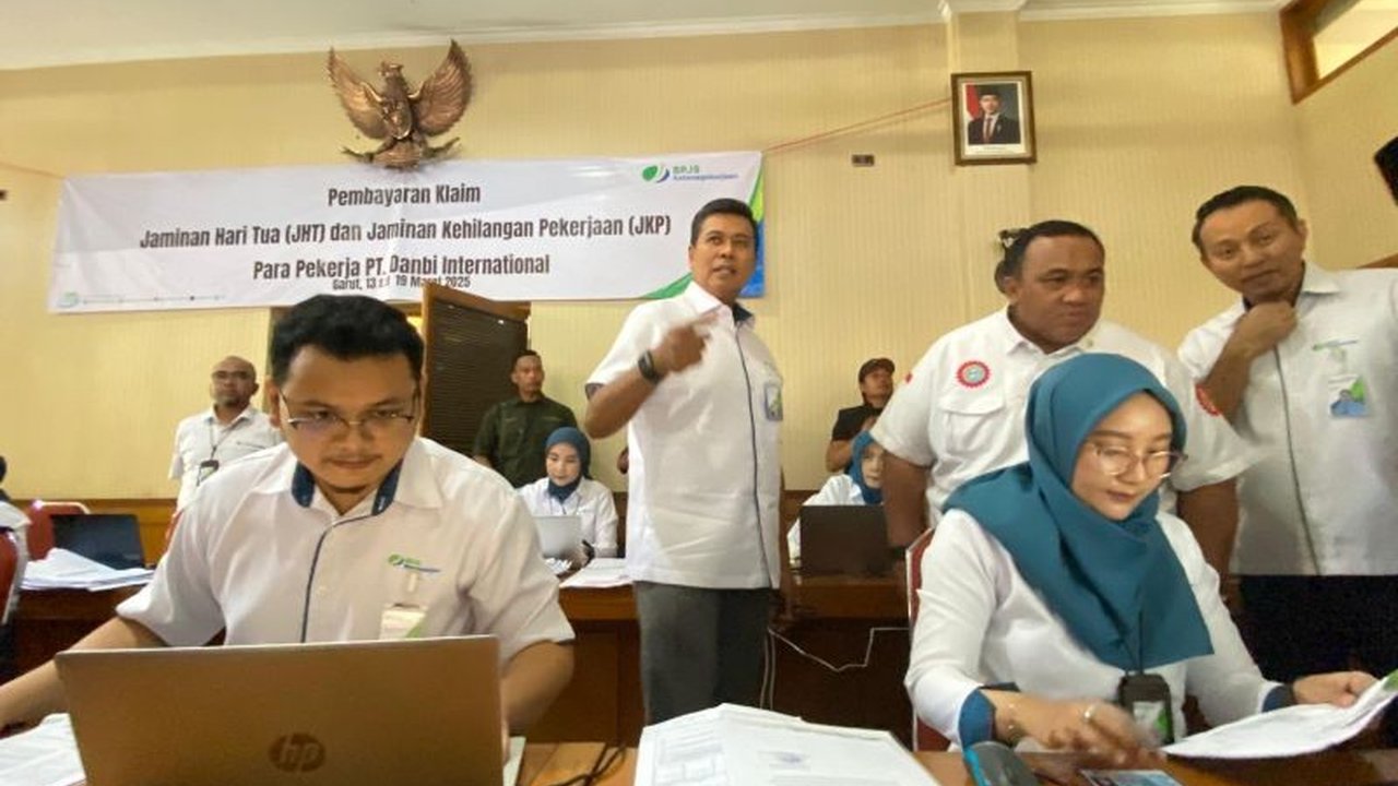BPJS Ketenagakerjaan menyalurkan Rp45 miliar untuk 2.069 pekerja PT Danbi Internasional di Garut yang terkena PHK, dengan klaim tertinggi mencapai Rp48 juta.