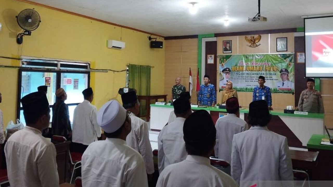 Pemerintah Kabupaten Demak melarang penggunaan 'sound horeg' dalam takbir keliling Idul Fitri 1446 H untuk menjaga keamanan dan ketertiban masyarakat, serta mengimbau kegiatan takbiran tidak lintas wilayah.