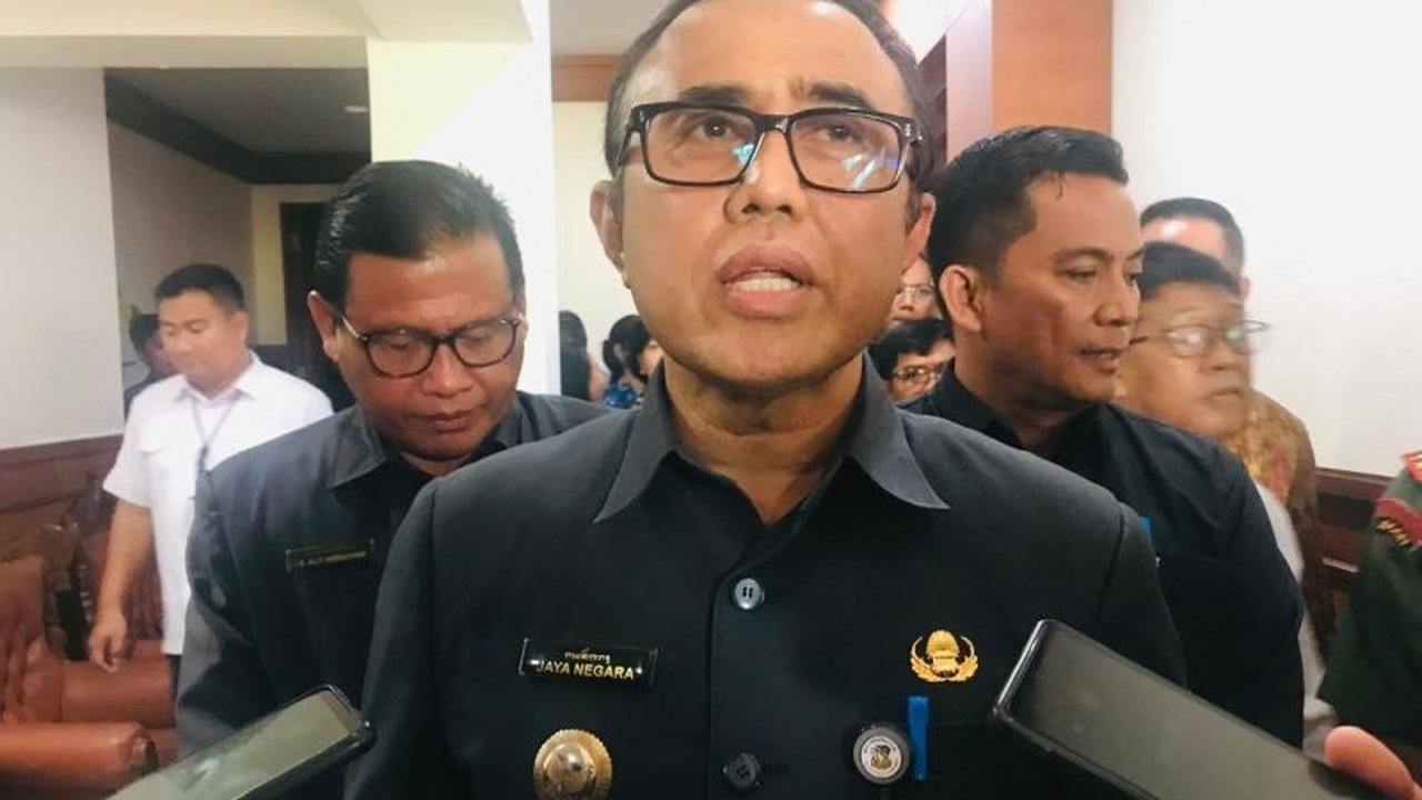 Pemerintah Kota Denpasar mengalokasikan Rp16 miliar dari APBD untuk menghidupkan kembali layanan Trans Metro Dewata yang terhenti sejak Januari 2025, sebagai bagian dari komitmen untuk menyediakan transportasi umum bagi warga.