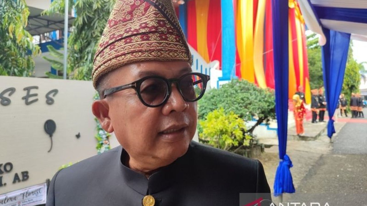 Pemkot Bengkulu telah menganggarkan Rp14 miliar untuk pembayaran Tunjangan Hari Raya (THR) dan Tambahan Penghasilan Pegawai (TPP) bagi ASN, dibayarkan mulai 17 Maret 2025.