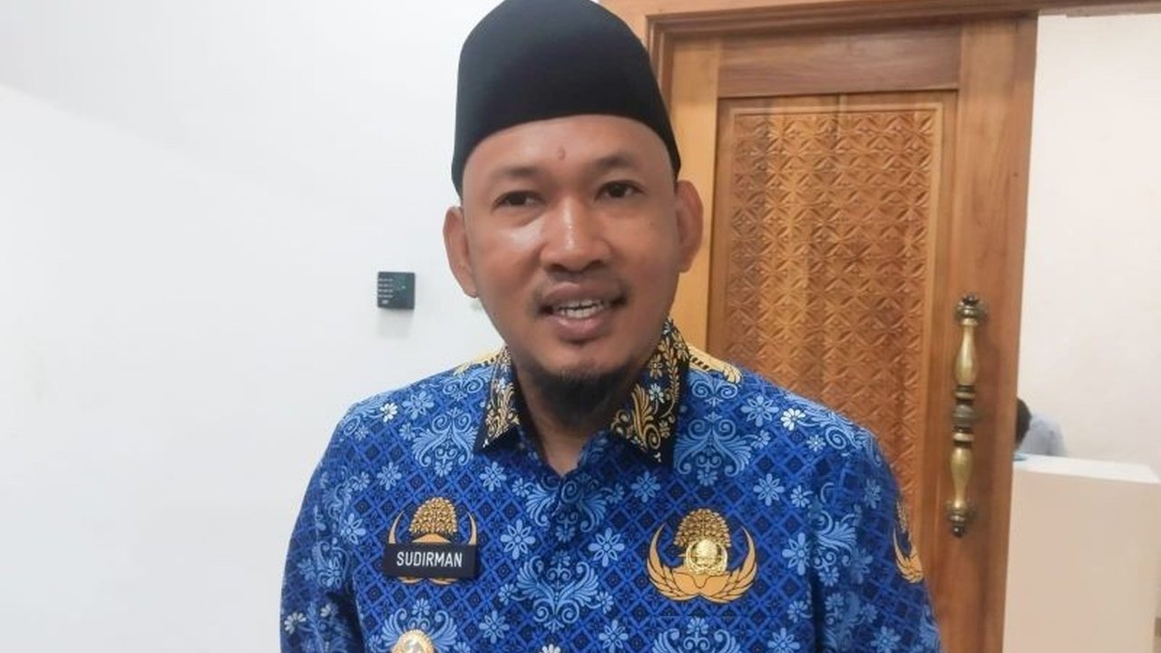 Pemerintah Kota Kendari melarang ASN menggunakan kendaraan dinas untuk mudik Lebaran 2025 dan akan menjatuhkan sanksi bagi yang melanggar.
