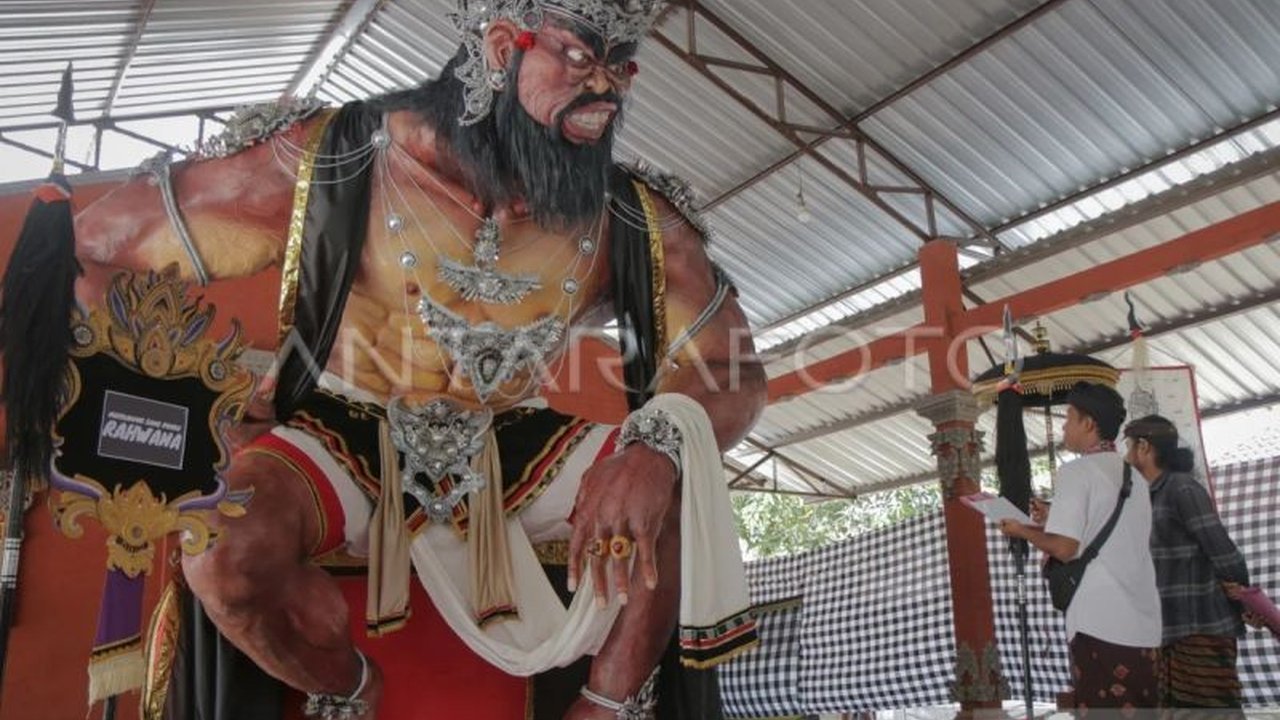 Polresta Mataram menyiapkan pengamanan maksimal untuk festival parade ogoh-ogoh di bulan Ramadhan, berkoordinasi dengan TNI, pemerintah, dan masyarakat untuk memastikan acara berjalan aman dan lancar.