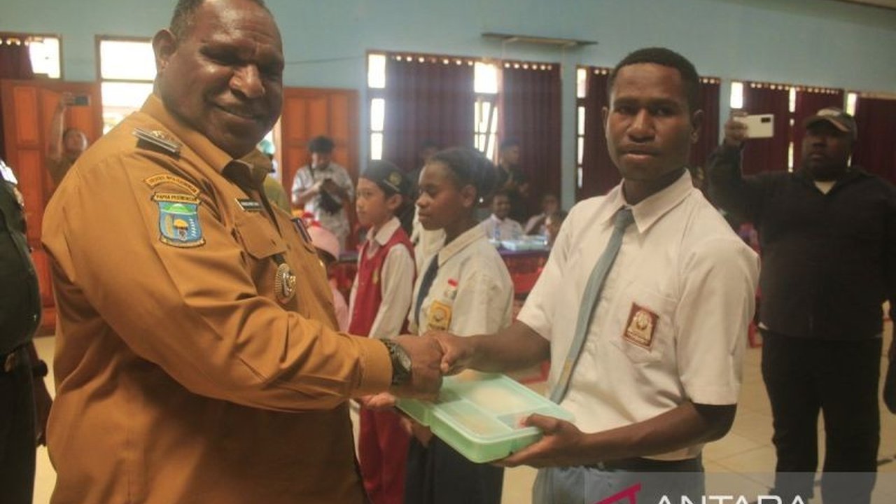 Badan Gizi Nasional dan Pemda Papua Pegunungan resmi luncurkan program Makan Bergizi Gratis (MBG) untuk 3.500 siswa, dengan rencana perluasan ke ibu hamil, ibu menyusui, dan balita.