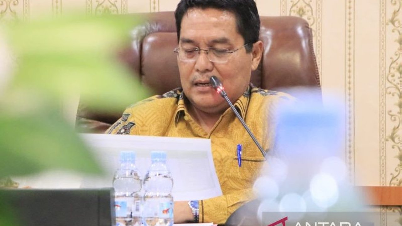 Sumatera Barat berhasil menyelesaikan 10.247 kali khatam Al Quran, melampaui target nasional 8.500 kali khatam dalam program Indonesia Khataman Al Quran.