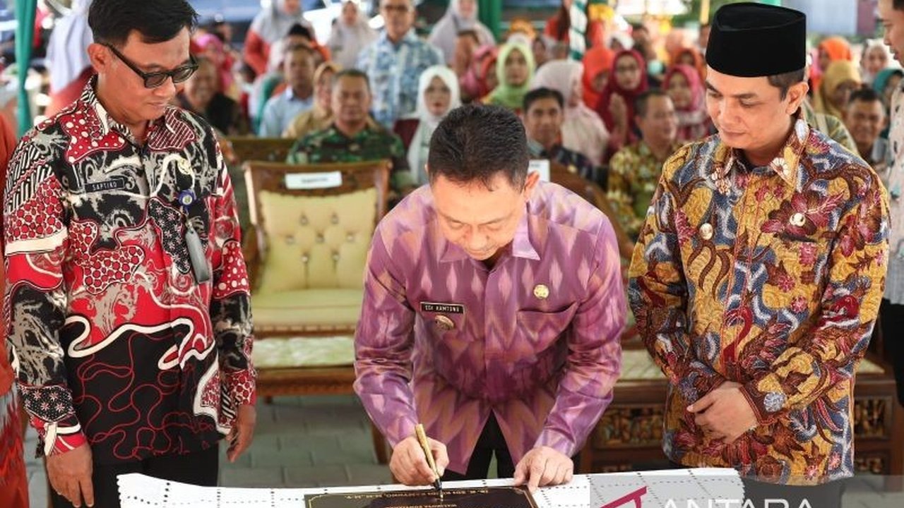 Kota Pontianak berhasil meraih peringkat 10 besar nasional dalam Indeks Daya Saing Daerah (IDSD) 2024, mengungguli ratusan kabupaten/kota lainnya di Indonesia.
