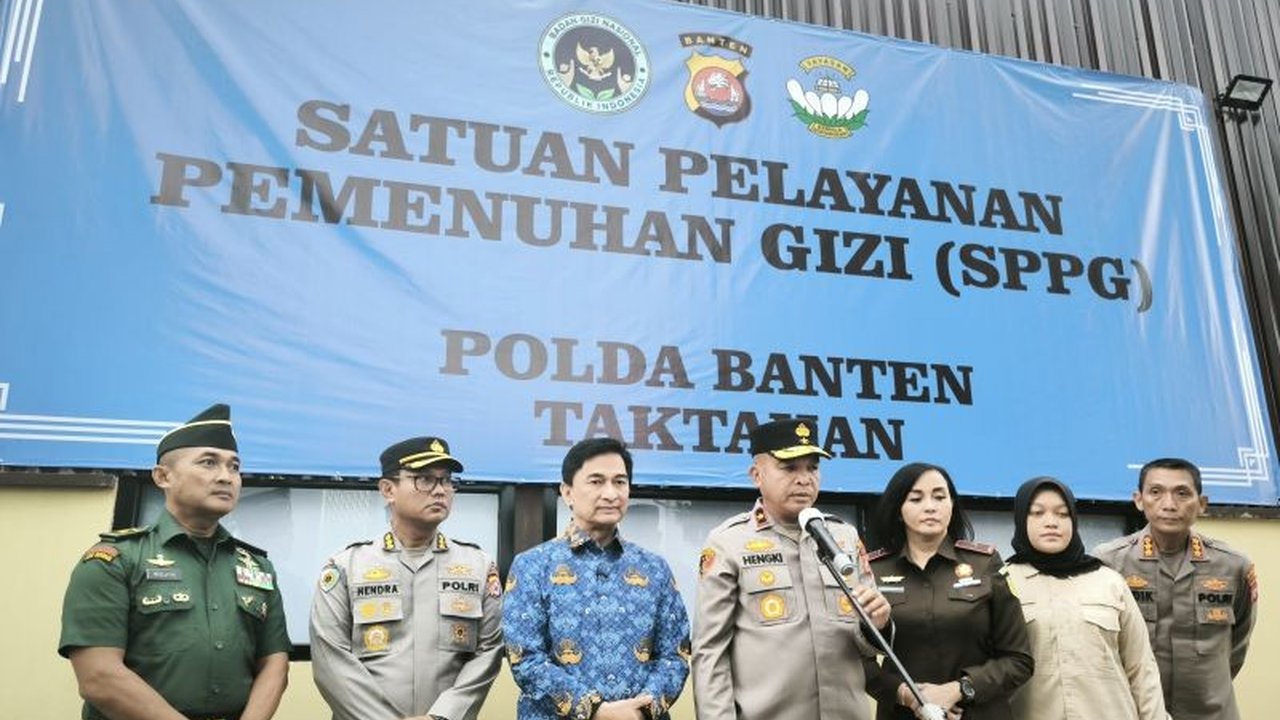 Kepolisian Daerah Banten meluncurkan Satuan Pelayanan Pemenuhan Gizi (SPPG) untuk menyediakan makanan bergizi bagi 3.110 siswa di 15 sekolah di Kota Serang, Banten, sebagai respons atas arahan Presiden.