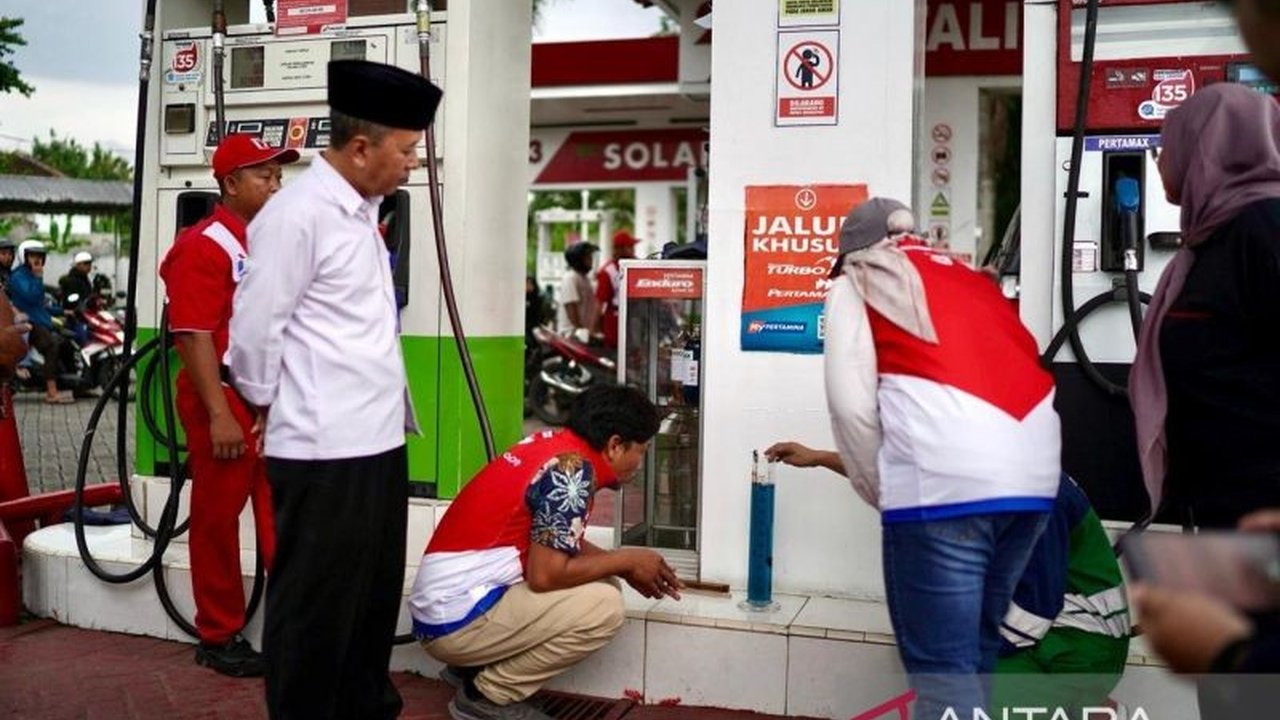 Pertamina Patra Niaga Regional Jatimbalinus mengajak masyarakat aktif awasi kualitas BBM dan laporkan penyimpangan melalui saluran resmi, demi menjaga standar kualitas BBM di Indonesia.