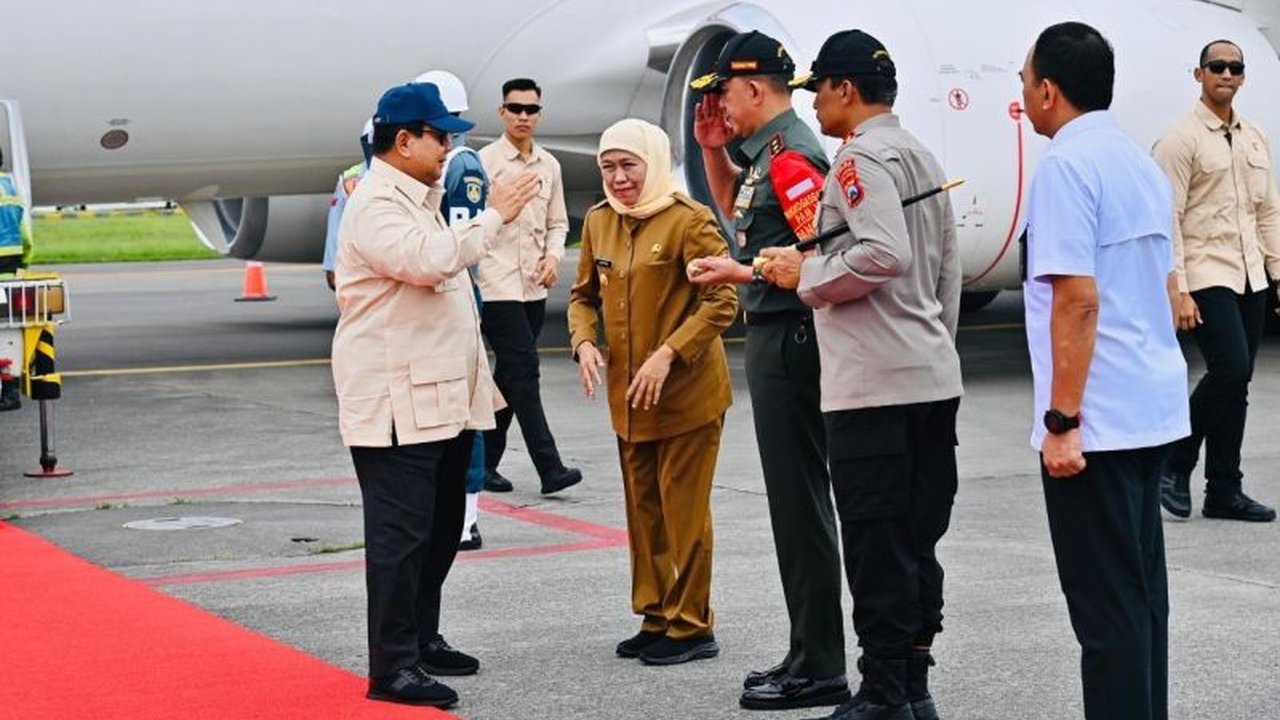 Presiden Prabowo Subianto meresmikan fasilitas pemurnian emas PT Freeport Indonesia di Gresik dan Stadion Gelora Delta Sidoarjo, Jawa Timur, menandai komitmen pemerintah dalam pengembangan industri pengolahan mineral dan fasilitas olahraga.